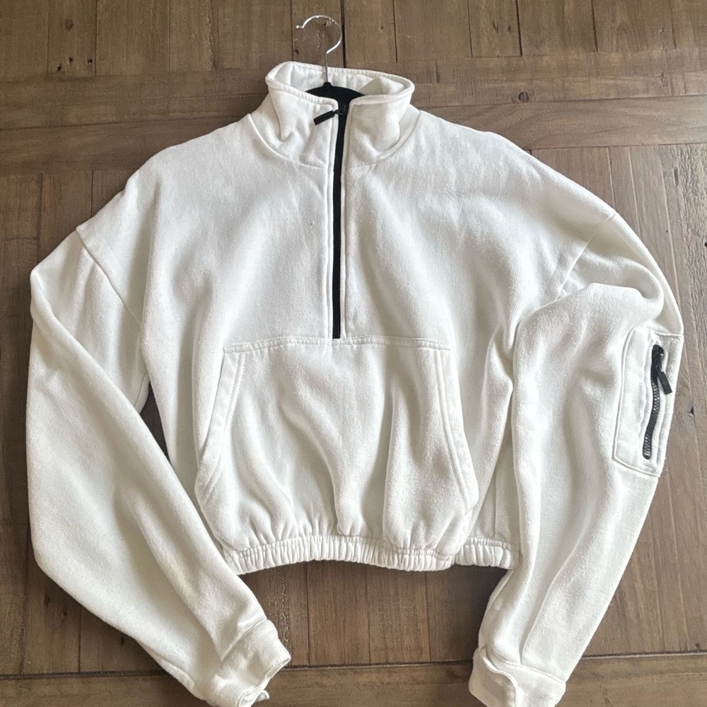 Pretty little thing cropped 1/4 zip sweatshirt
